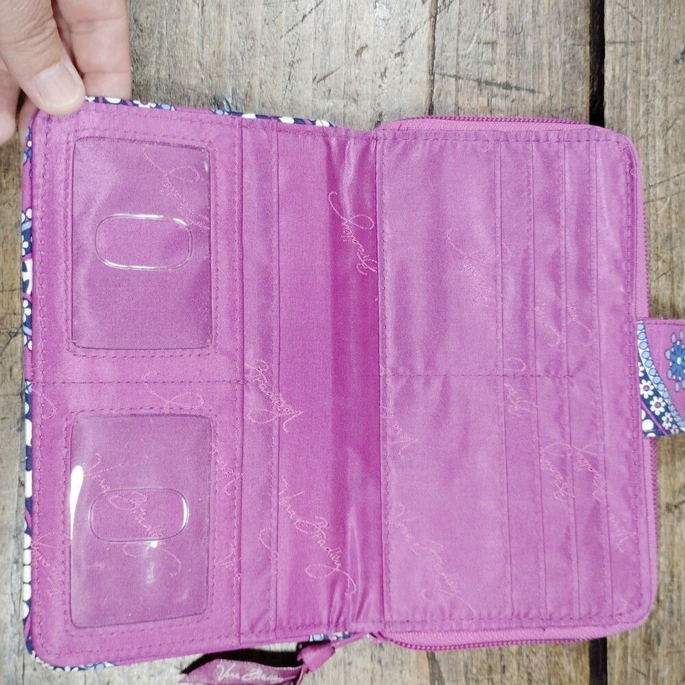 VERA BRADLEY Turnlock Purple/Blue Quilted Cotton Wallet Zip NWOT Paisley Zip - Picture 5 of 8